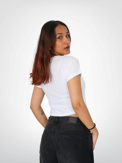 TRAVEL ESSENTIALS CROPPED TEE